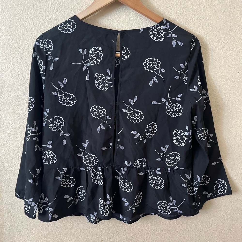 A|X Armani Exchange DEEP KEYHOLE-BACK BLOUSE - Picture 13 of 15